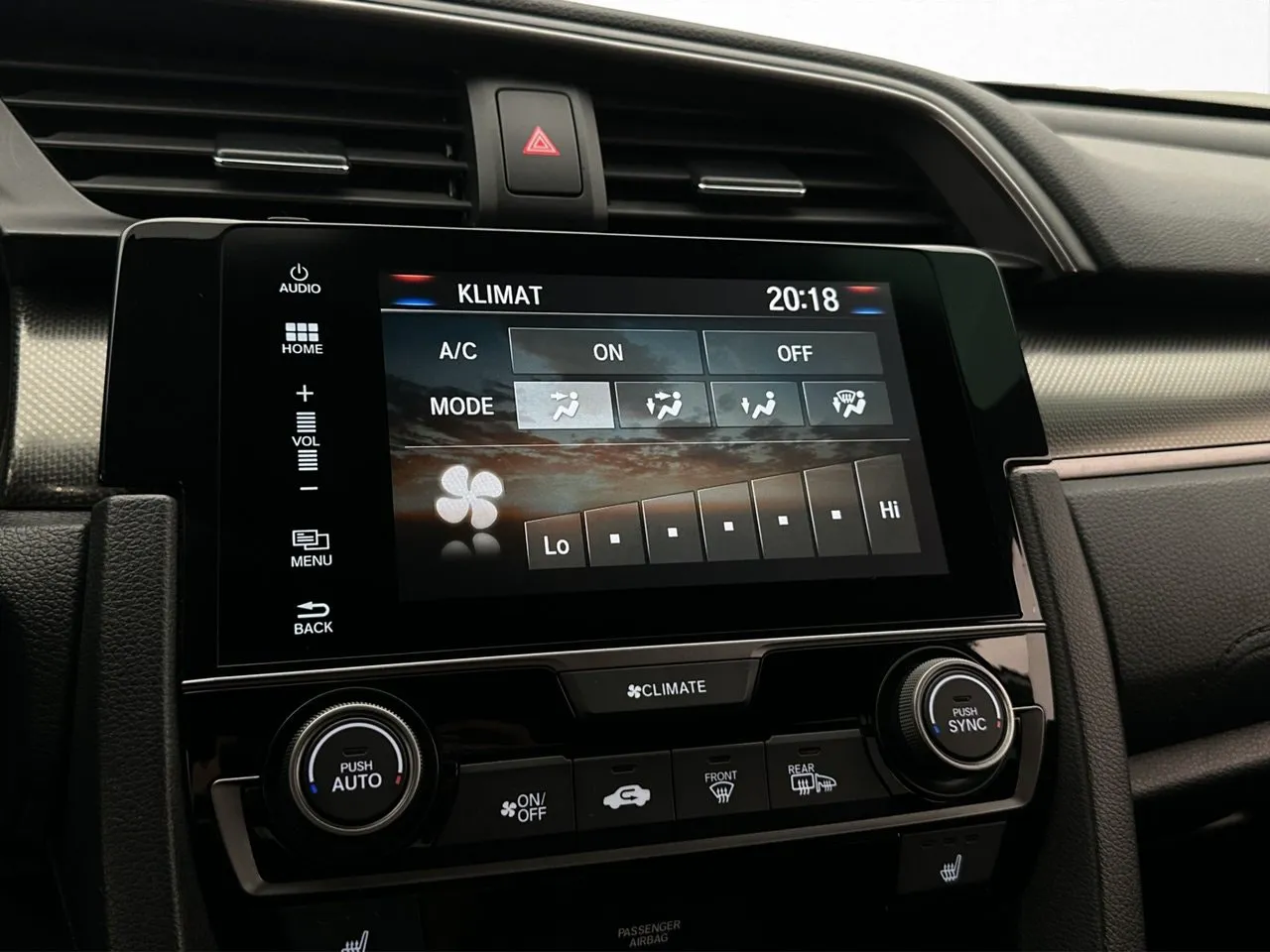 Vehicle image 18