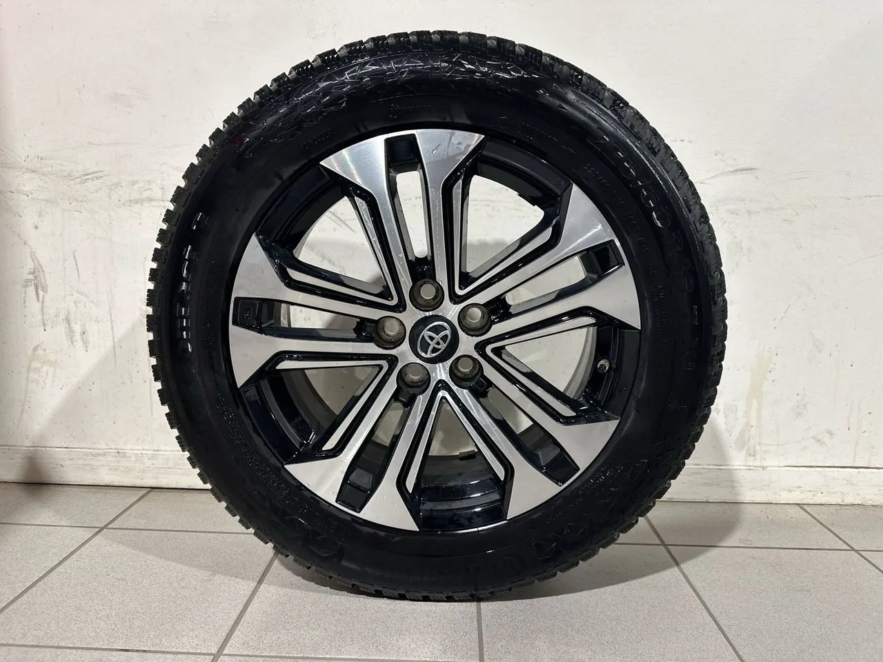 Vehicle image 16