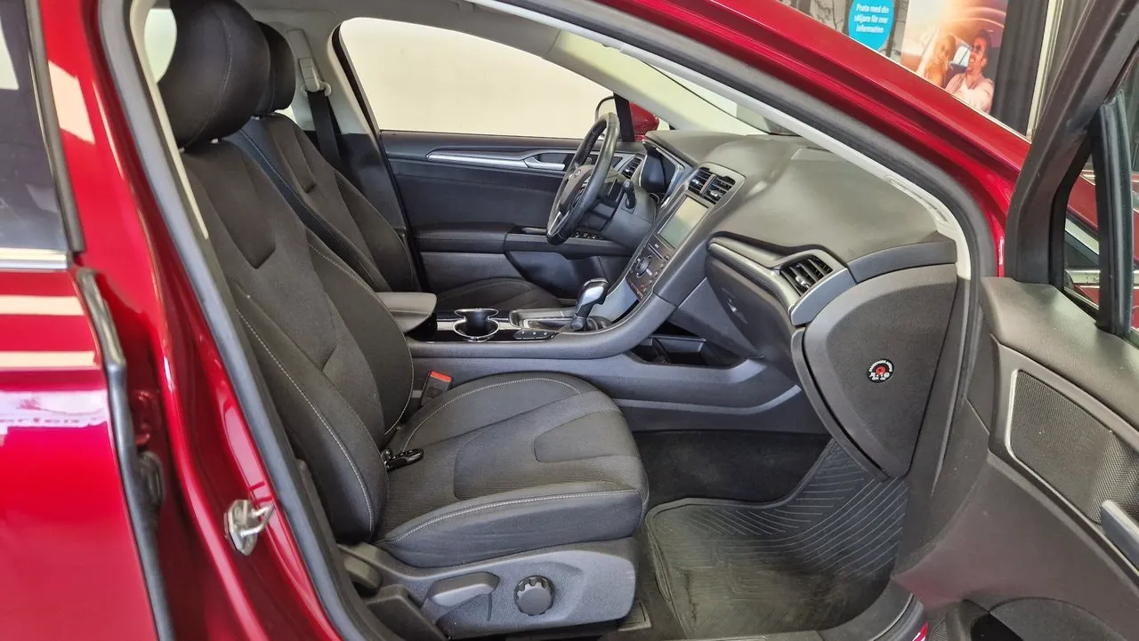 Vehicle image 16