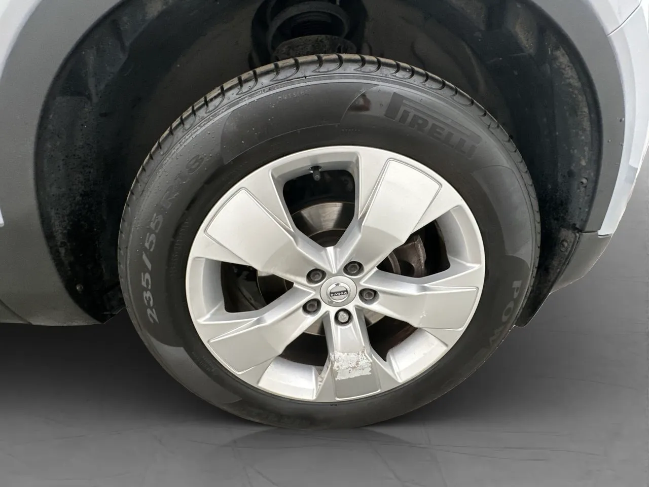 Vehicle image 30