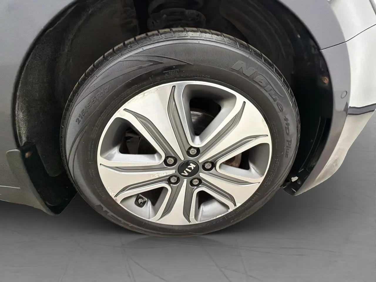 Vehicle image 37