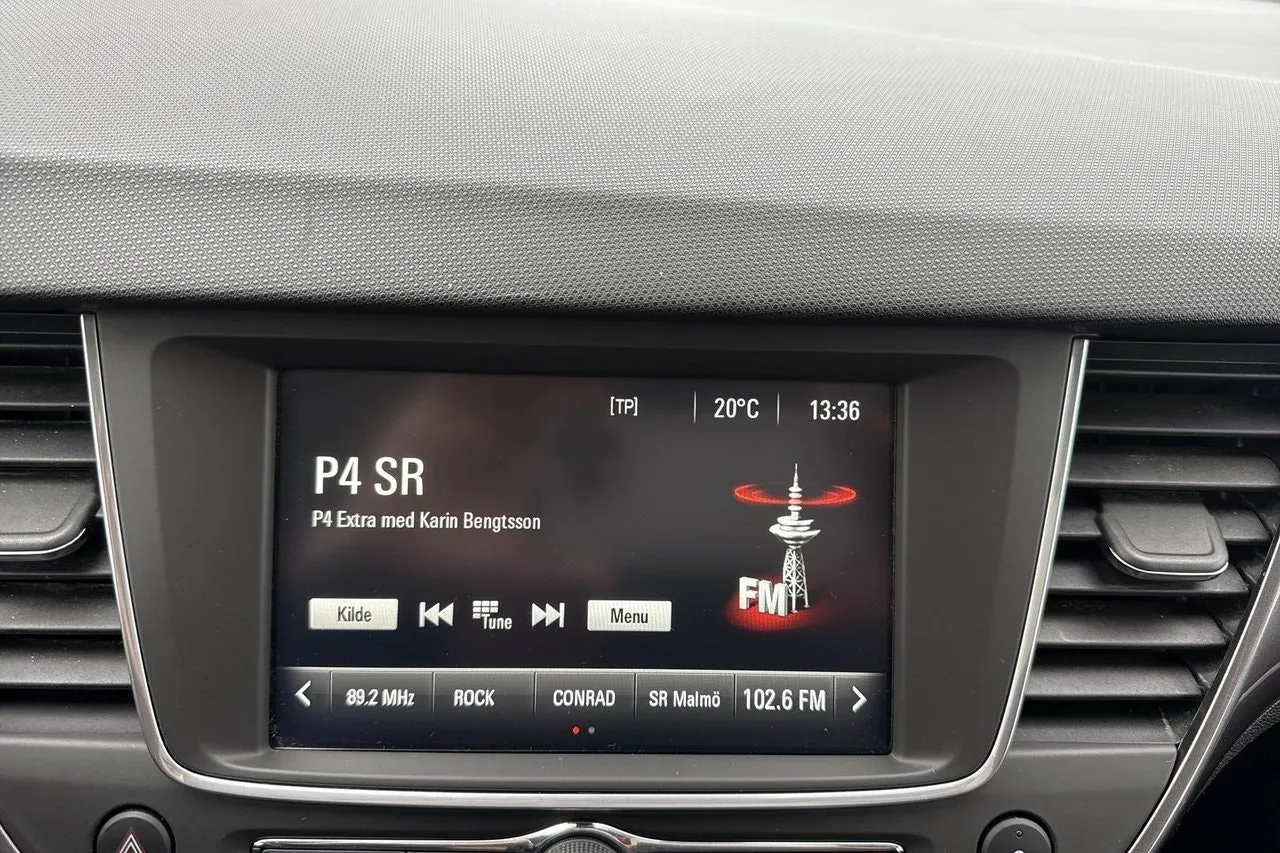 Vehicle image 16