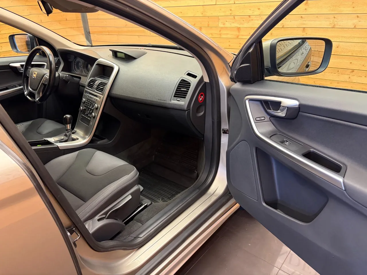 Vehicle image 21