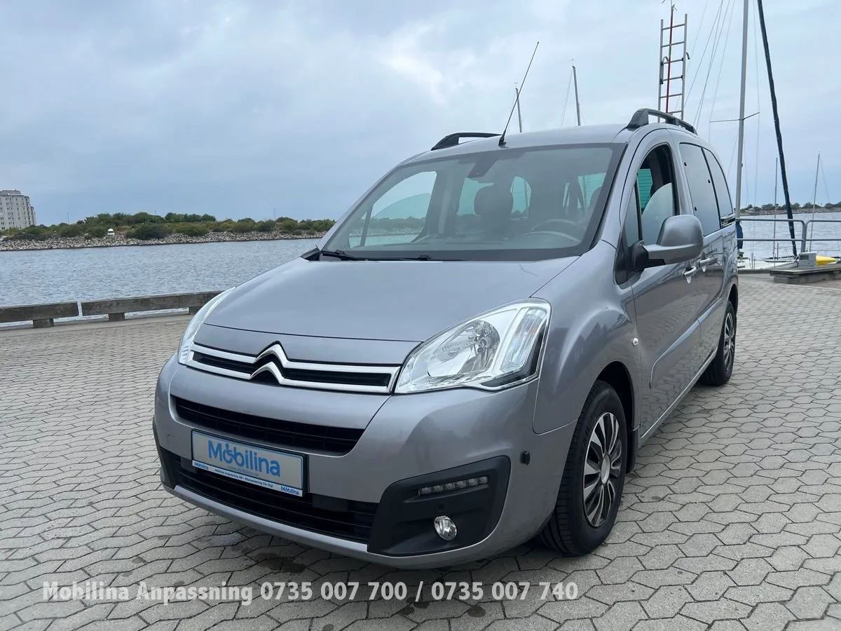 Vehicle image 35