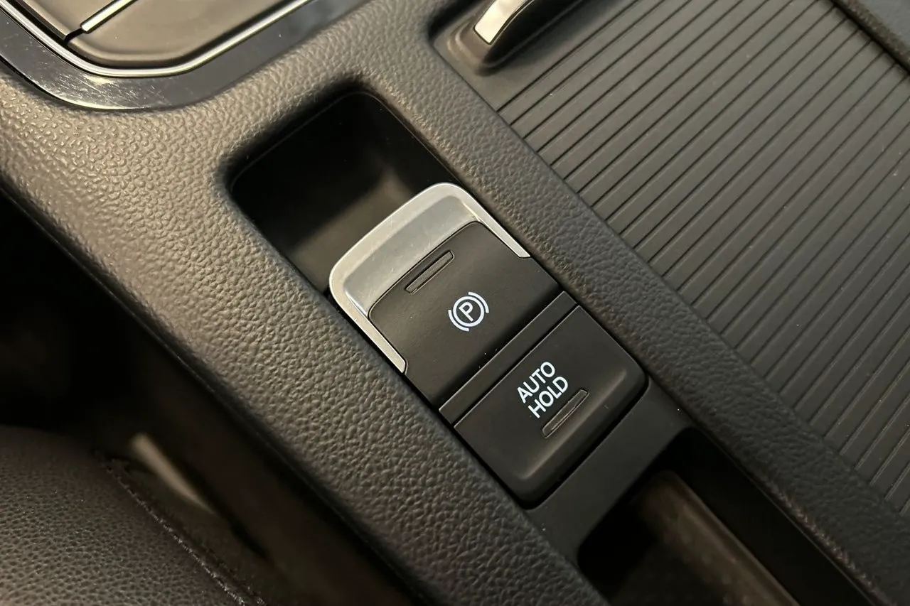 Vehicle image 29