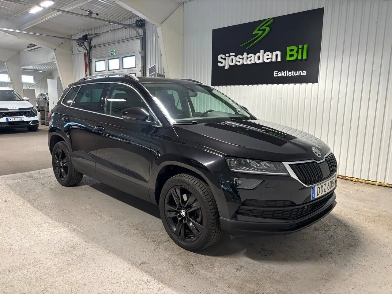 Vehicle image 5