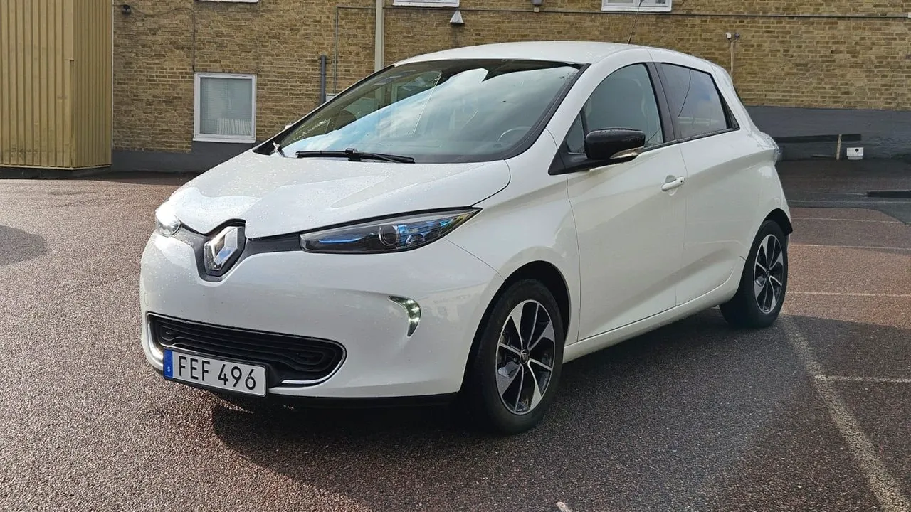 Vehicle image 2