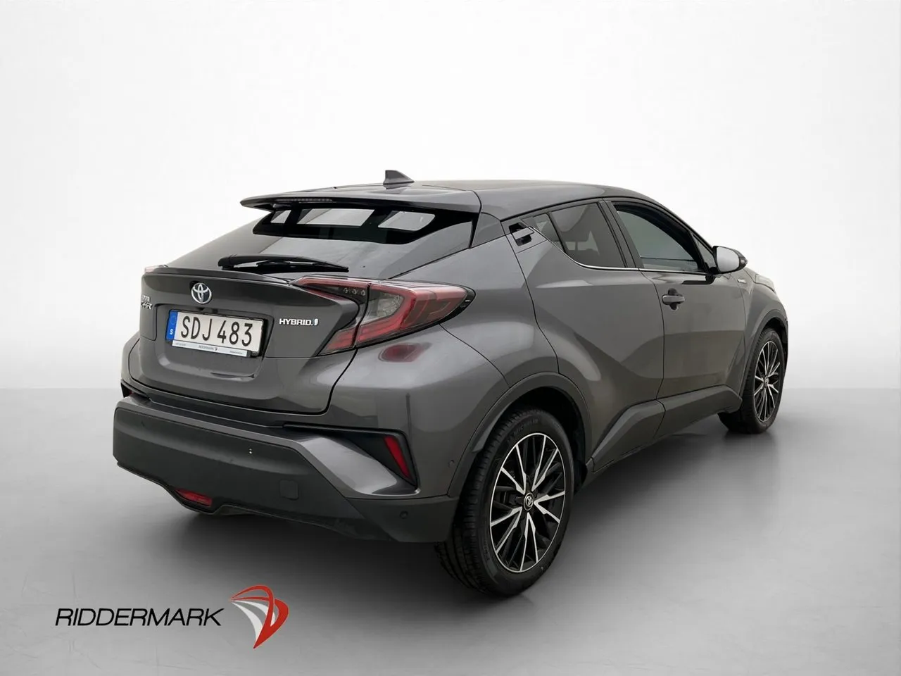 Vehicle image 5