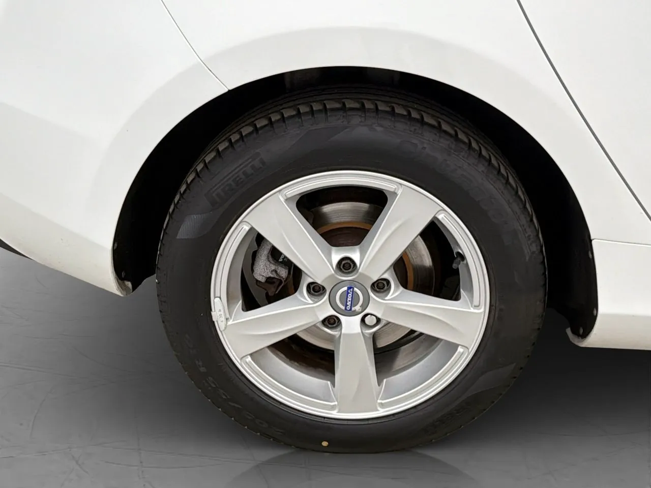 Vehicle image 25
