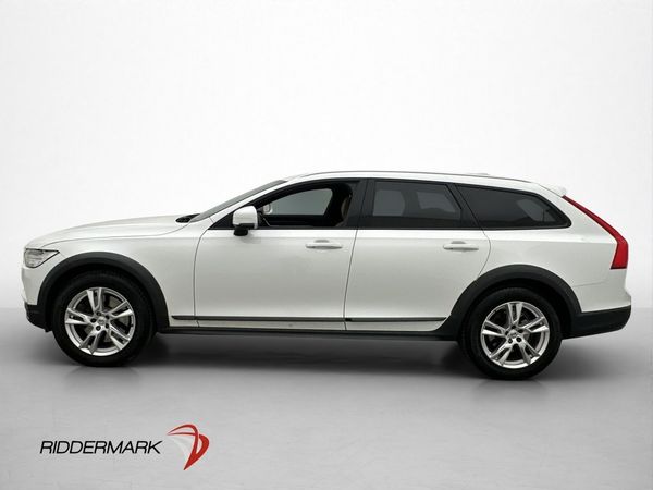 Volvo V90 Cross Country D4 AWD Pro Värmare Pano Kamera Skinn - 2018