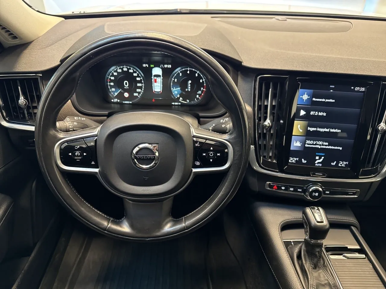 Vehicle image 20
