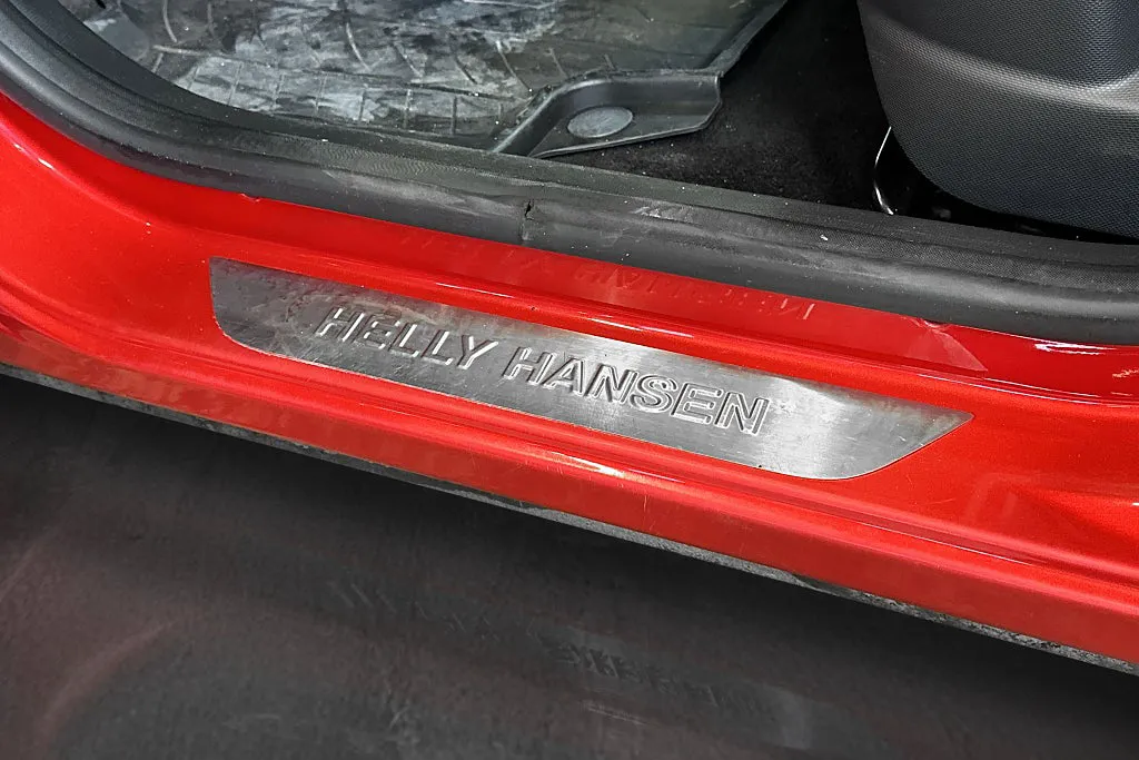 Vehicle image 18