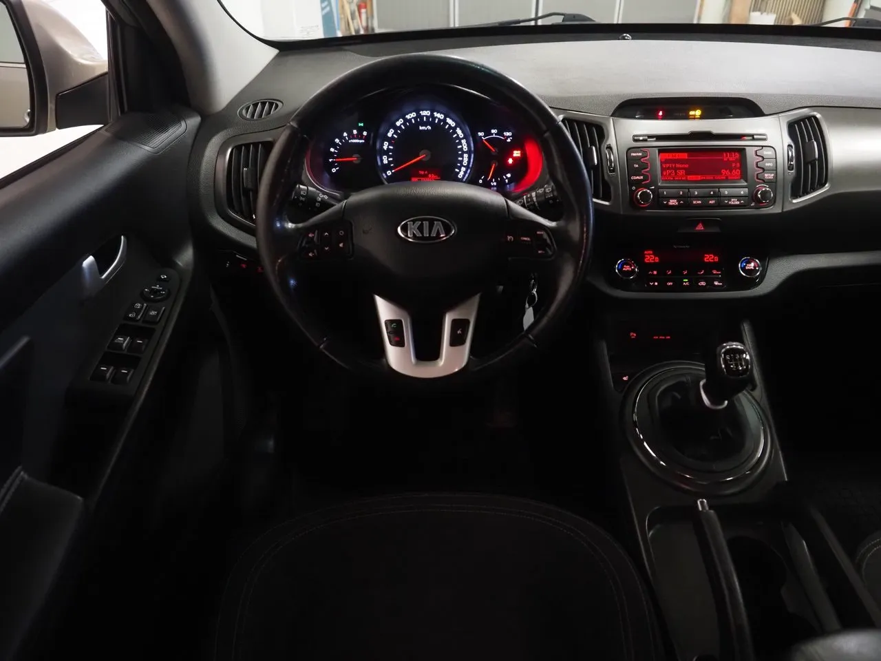 Vehicle image 14