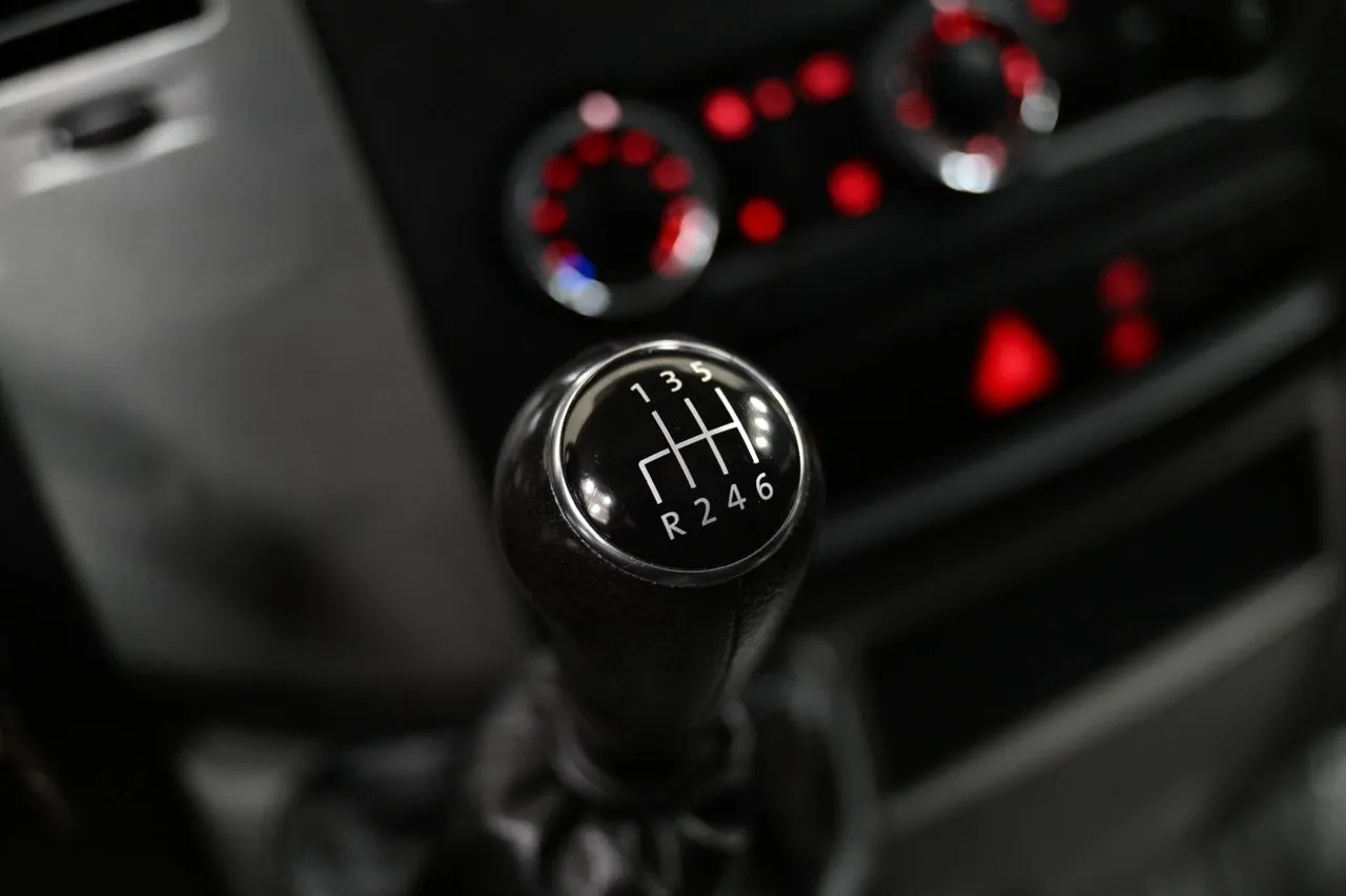 Vehicle image 27
