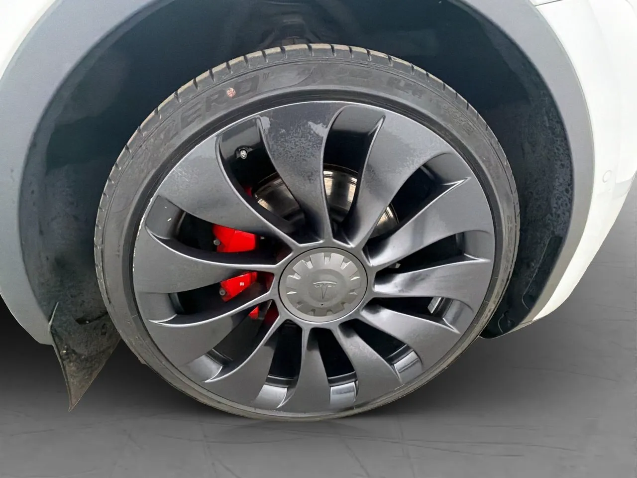 Vehicle image 32