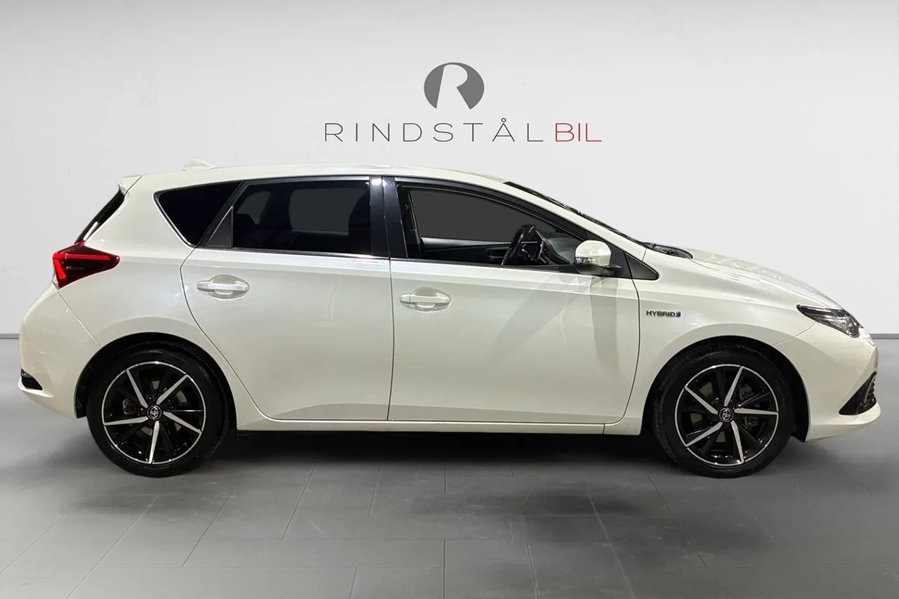 Vehicle image 7
