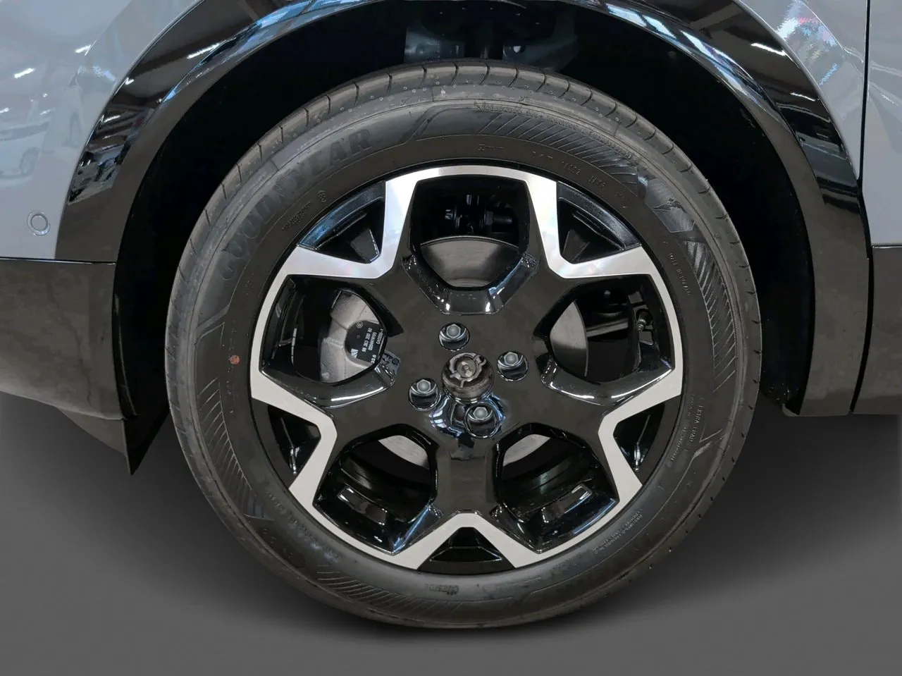Vehicle image 16