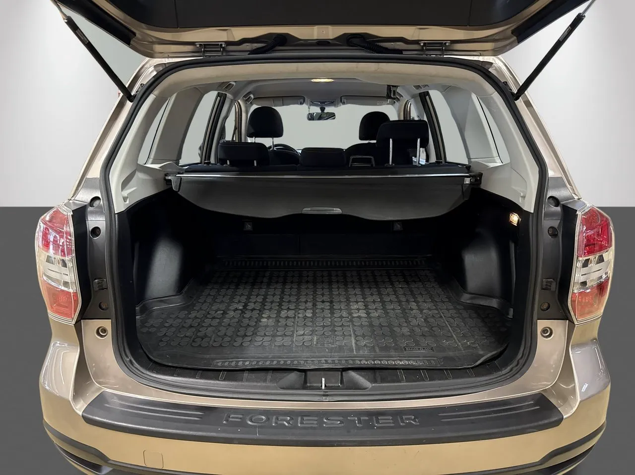 Vehicle image 14