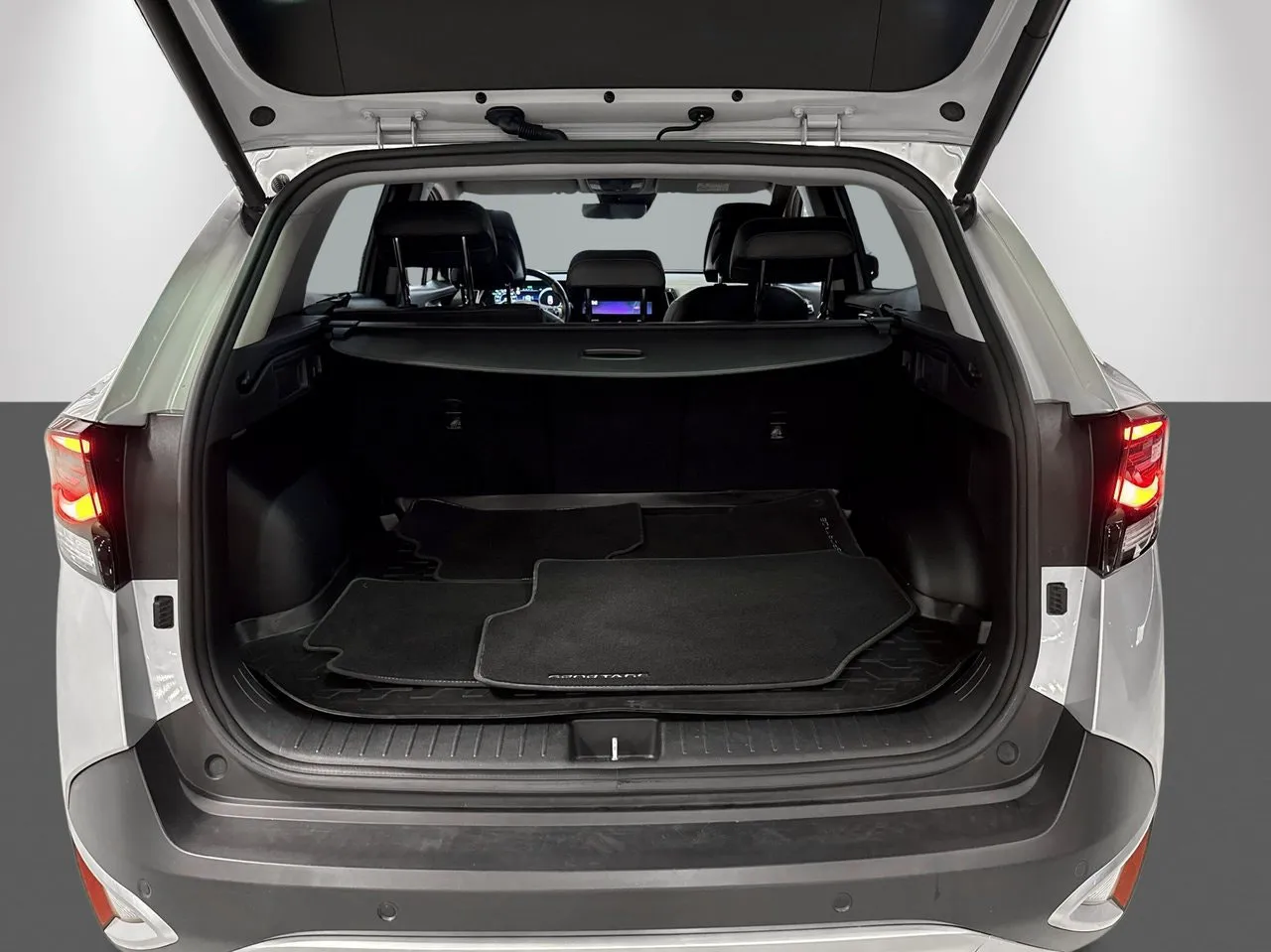 Vehicle image 14