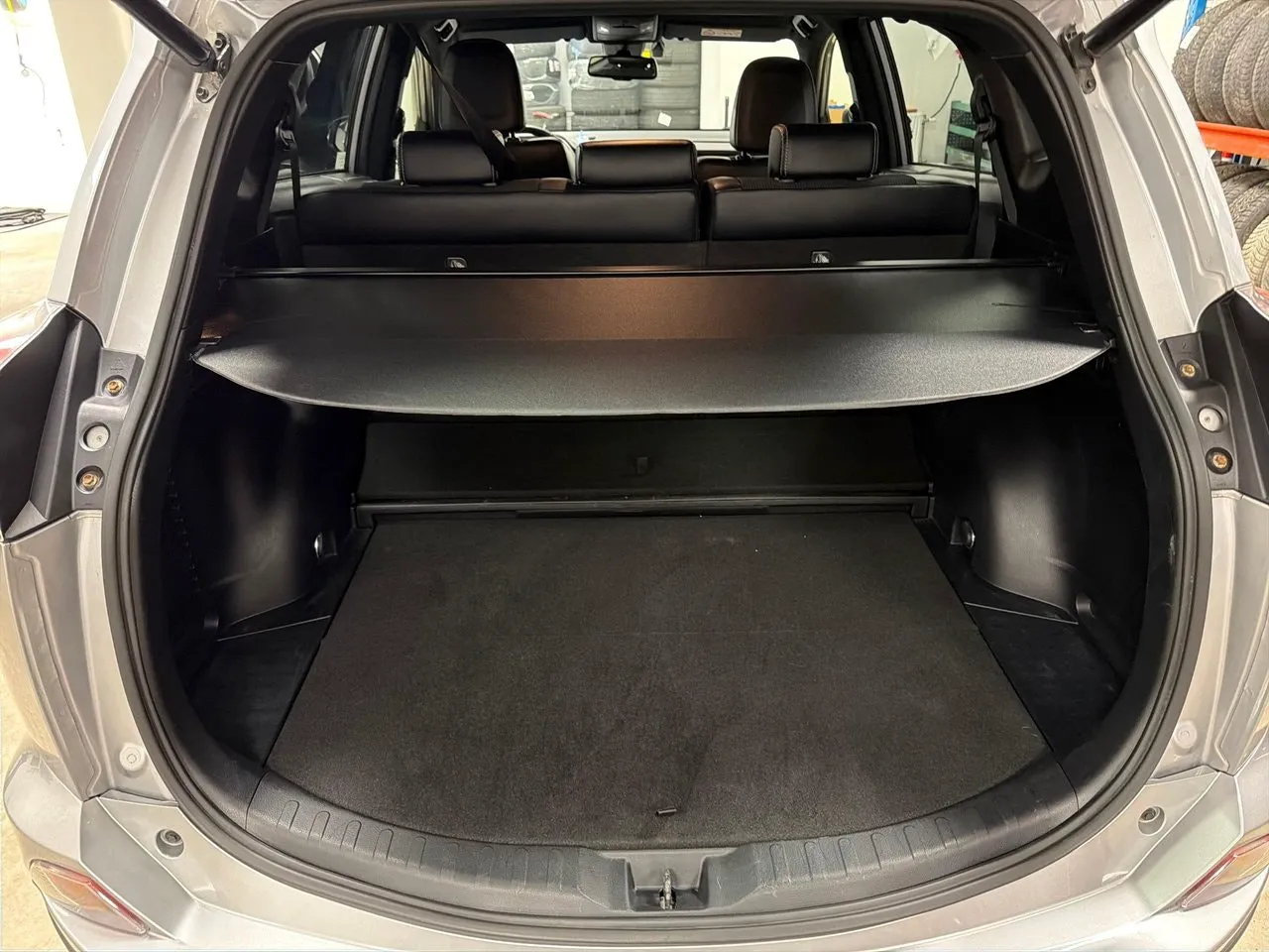 Vehicle image 18