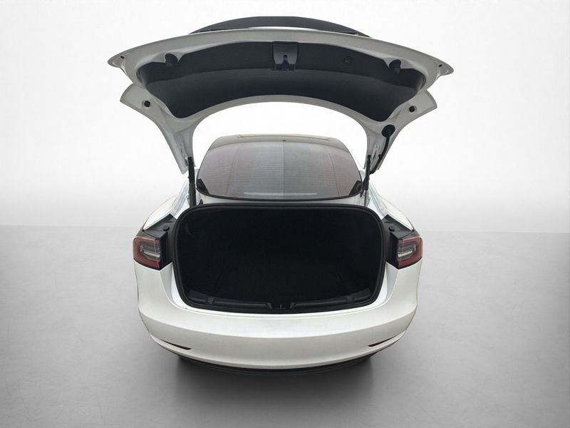 Tesla Model 3 bild 10