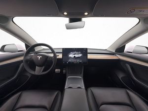 Tesla Model 3 bild 15
