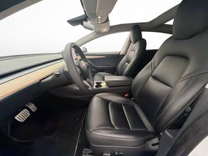 Tesla Model 3 bild 13