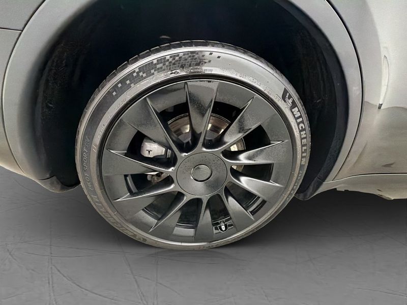 Tesla Model Y bild 32