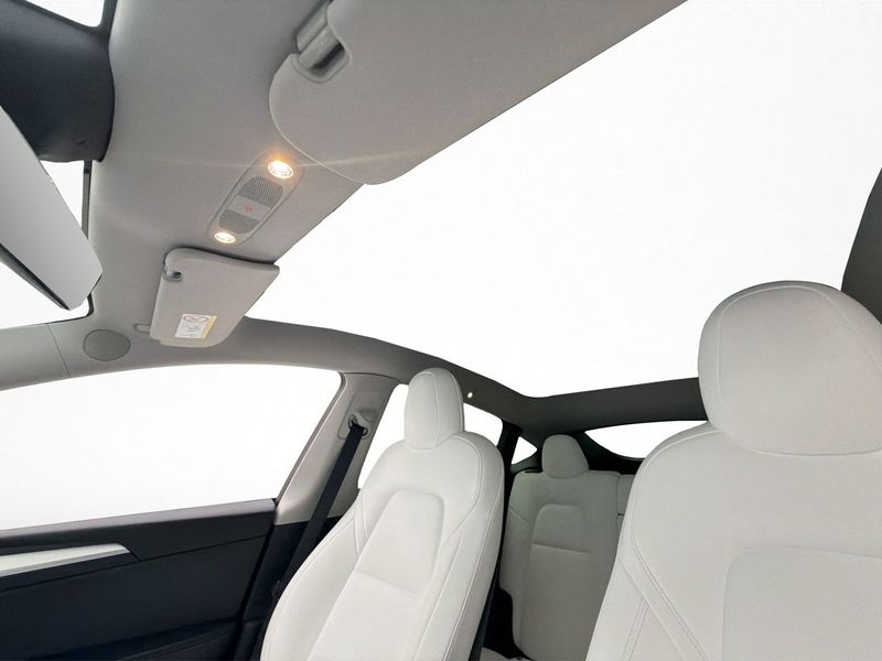 Tesla Model Y bild 14