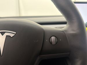 Tesla Model Y bild 19