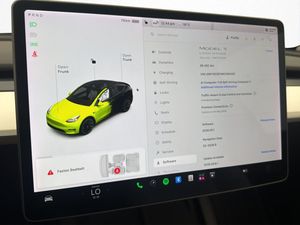 Tesla Model Y bild 25