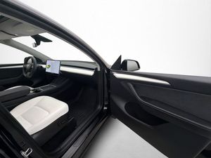 Tesla Model Y bild 29