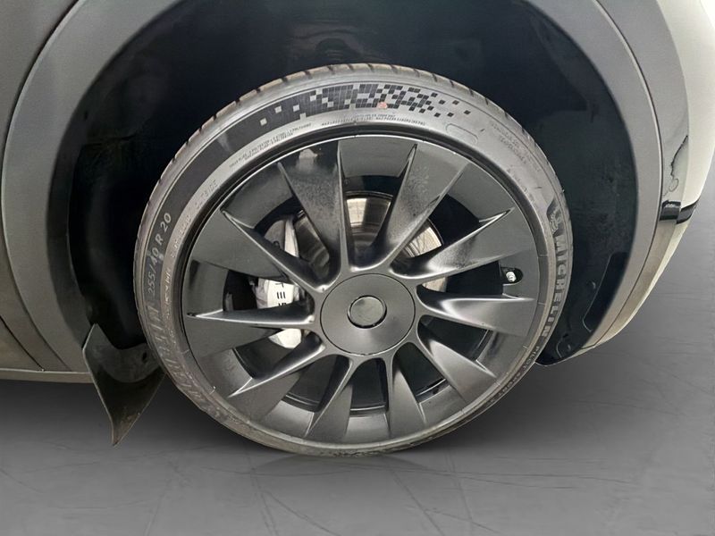Tesla Model Y bild 33