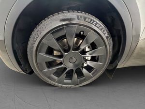 Tesla Model Y bild 30