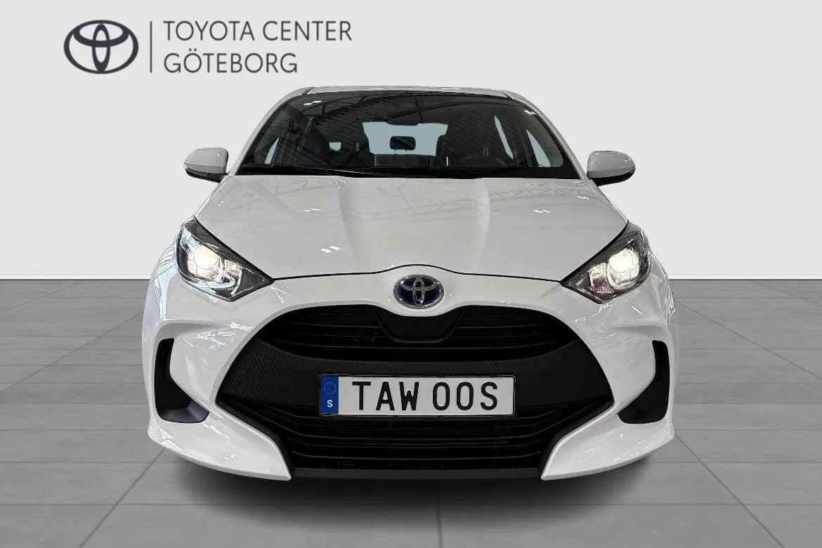 Vehicle image 6