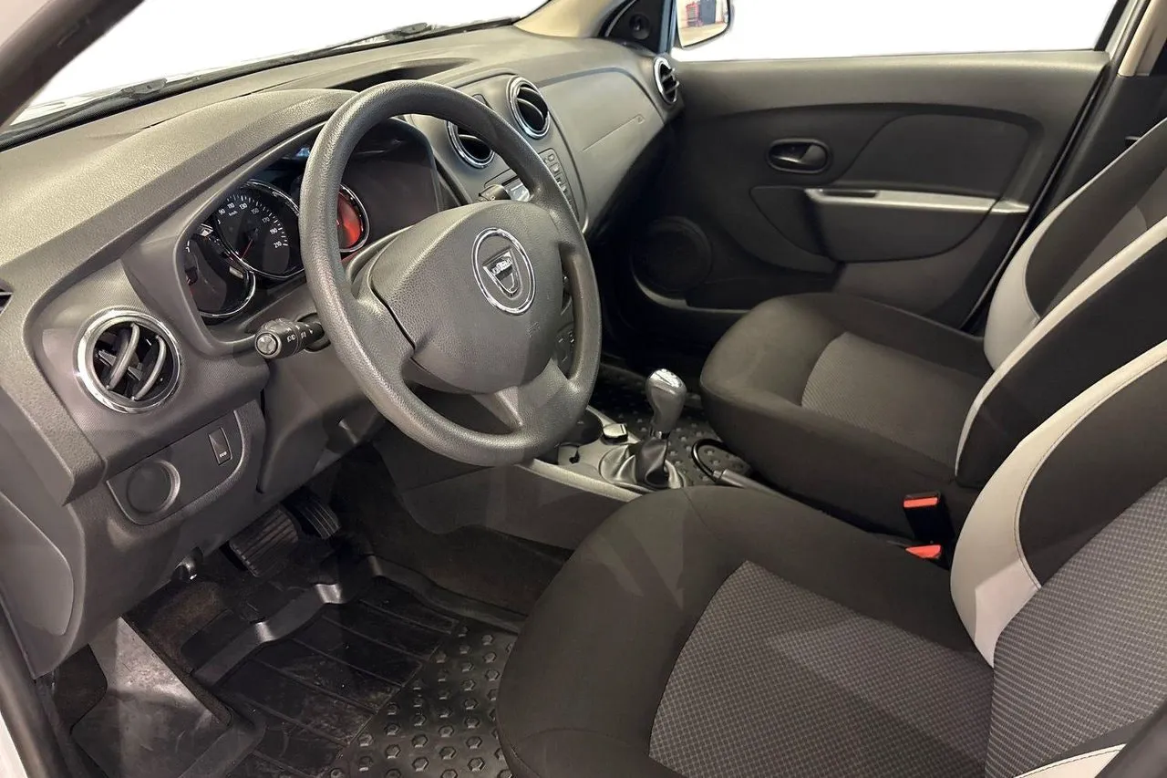 Vehicle image 7