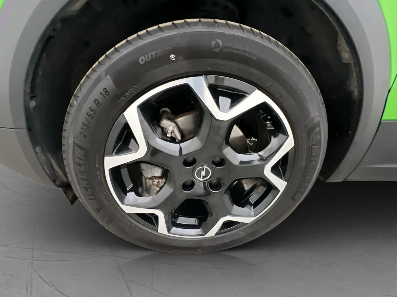 Vehicle image 30