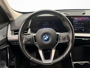 BMW iX1 bild 14