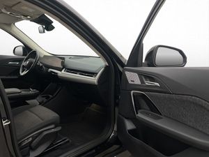 BMW iX1 bild 16