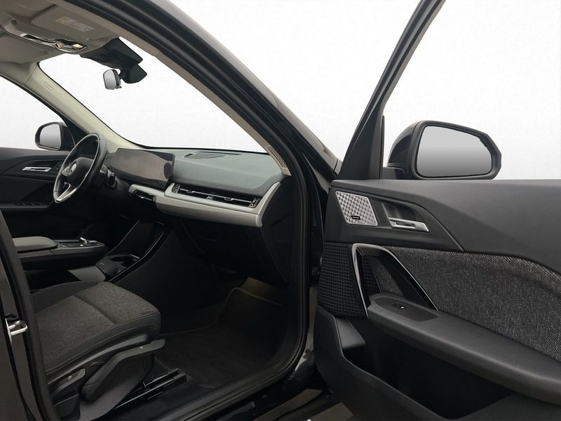 BMW iX1 bild 16