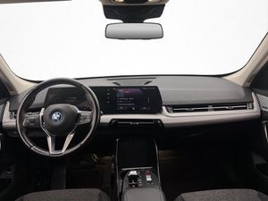 BMW iX1 bild 13