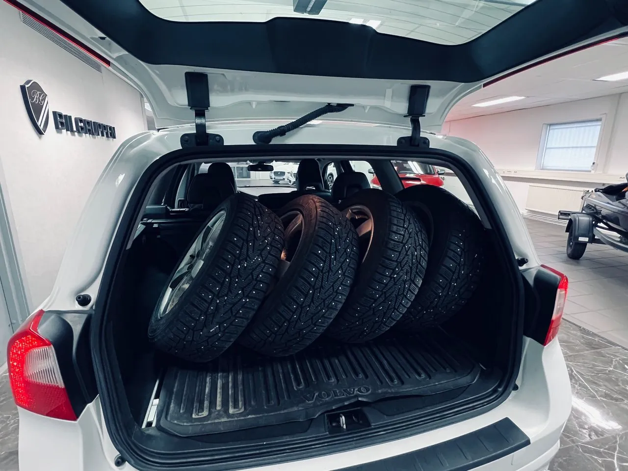 Vehicle image 20