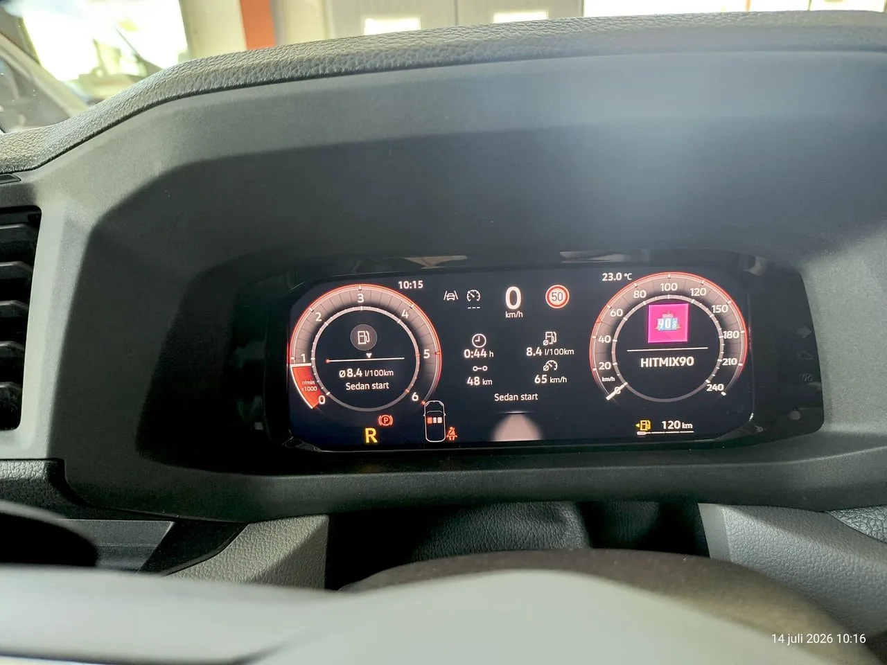 Vehicle image 18