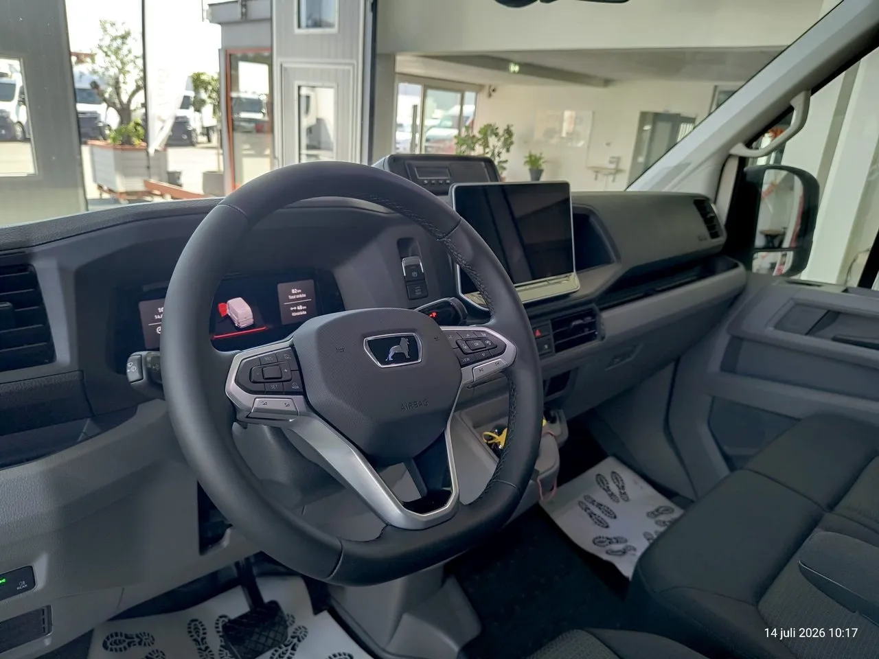 Vehicle image 14