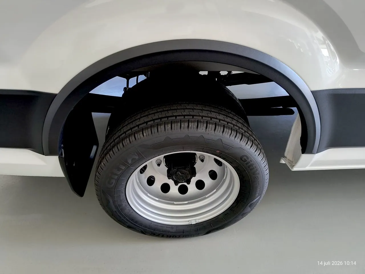 Vehicle image 8