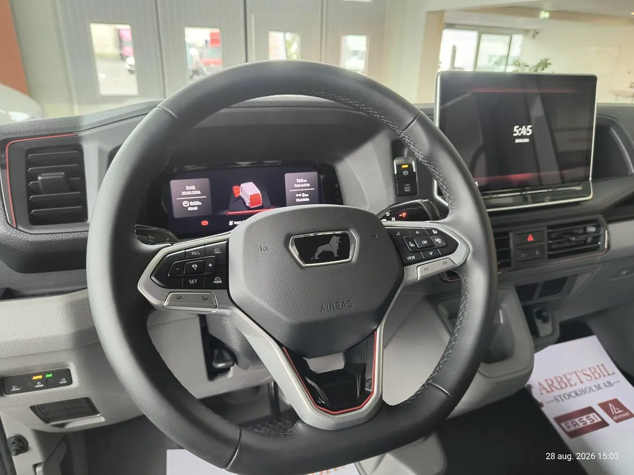 Vehicle image 16