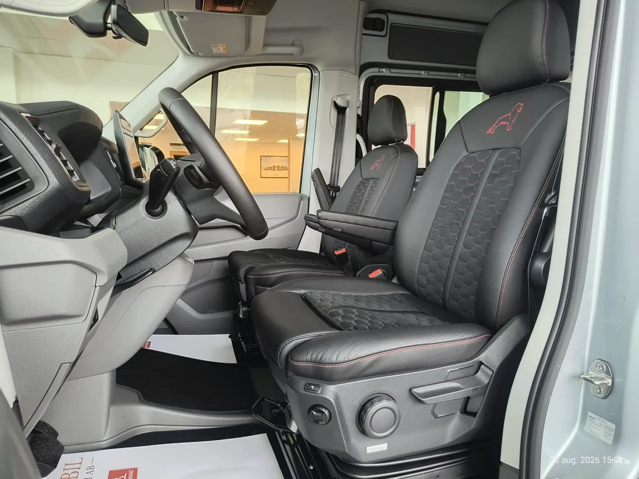Vehicle image 13
