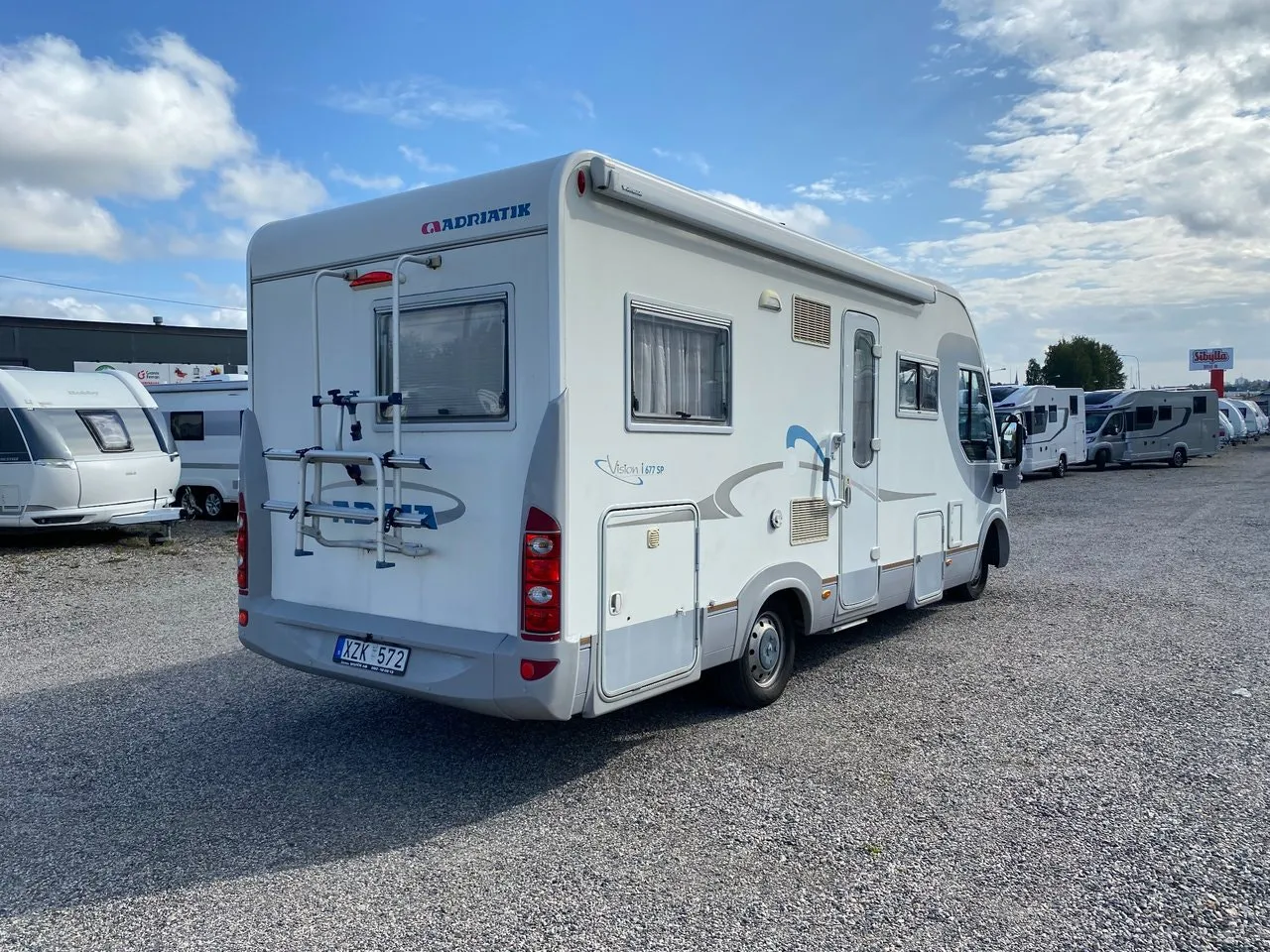 Vehicle image 2