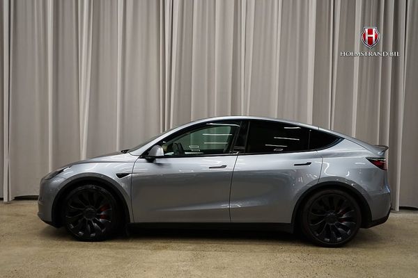 Tesla Model Y Performance 534hk Drag Värmepump Rattvärme MOMS Turbin - 2024
