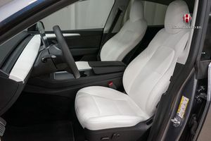 Tesla Model Y bild 9